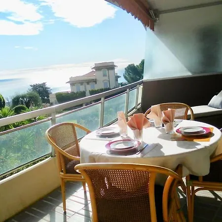 Vue Er Grande Terrasse Piscine Bail Mobilite Nice