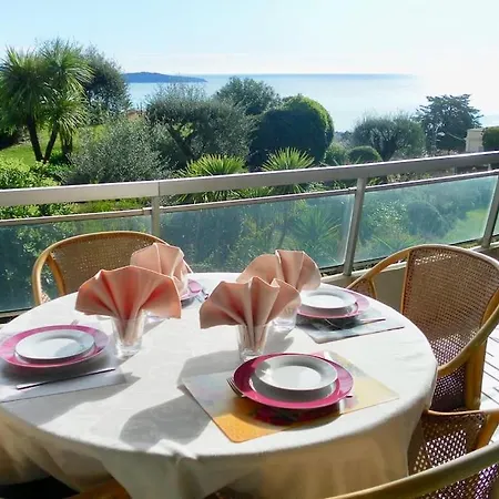 Vue Er Grande Terrasse Piscine Bail Mobilité Apartment
