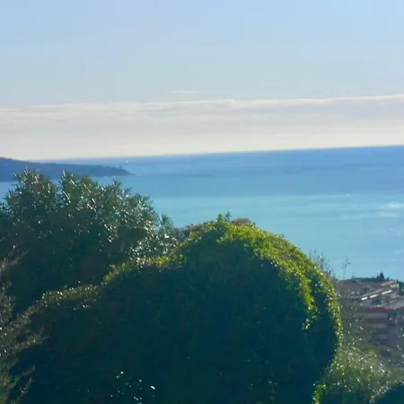 Vue Er Grande Terrasse Piscine Bail Mobilité Apartment